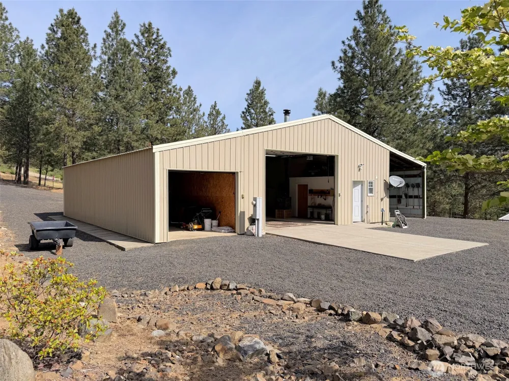 32765 Rays Place Davenport, WA 99122