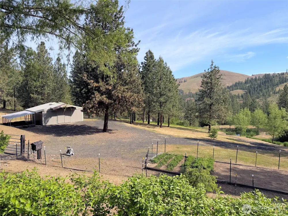 32765 Rays Place Davenport, WA 99122