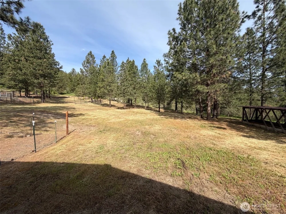 32765 Rays Place Davenport, WA 99122
