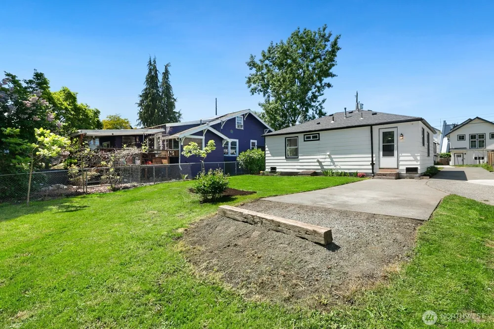 9032 15th Avenue SW Seattle, WA 98106