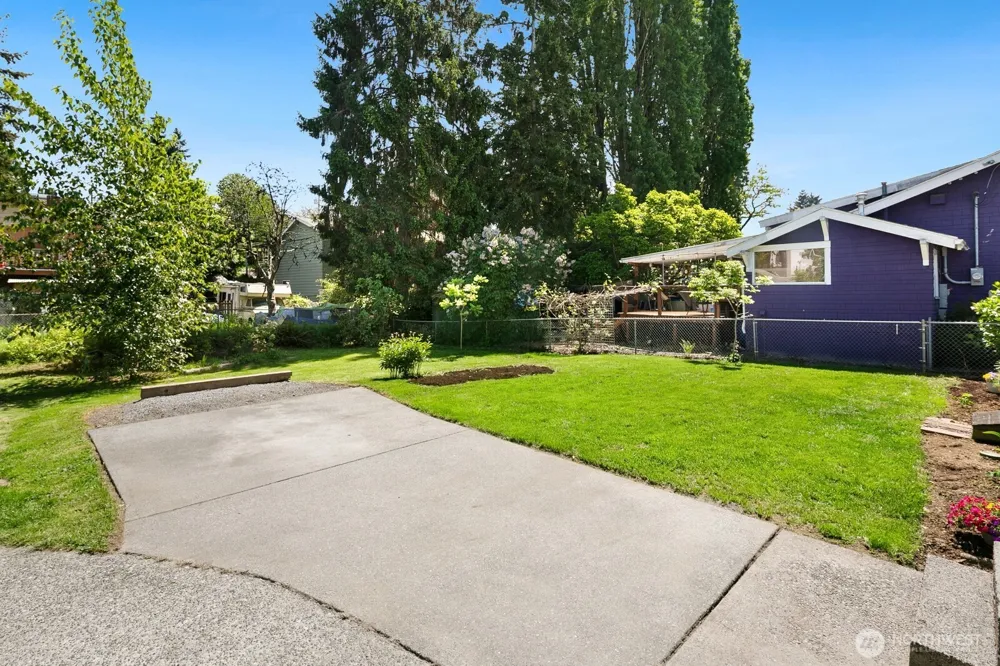 9032 15th Avenue SW Seattle, WA 98106