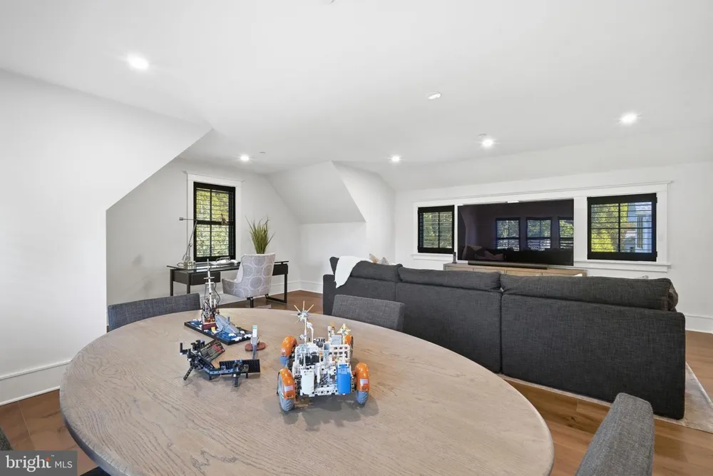 8051 LEEHAVEN ROAD Easton, MD 21601