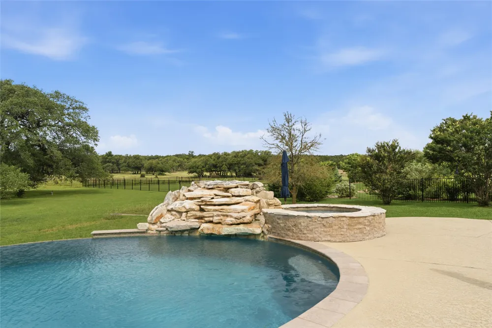 119 Hidden Canyon Cove Driftwood, TX 78619