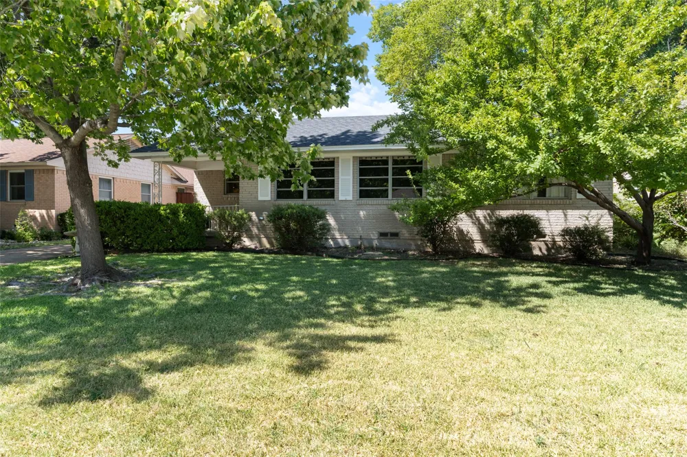 7103 Wake Forrest Drive Dallas, TX 75214