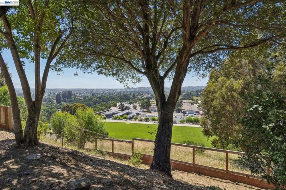 5314 Crown Ct Castro Valley, CA 94552