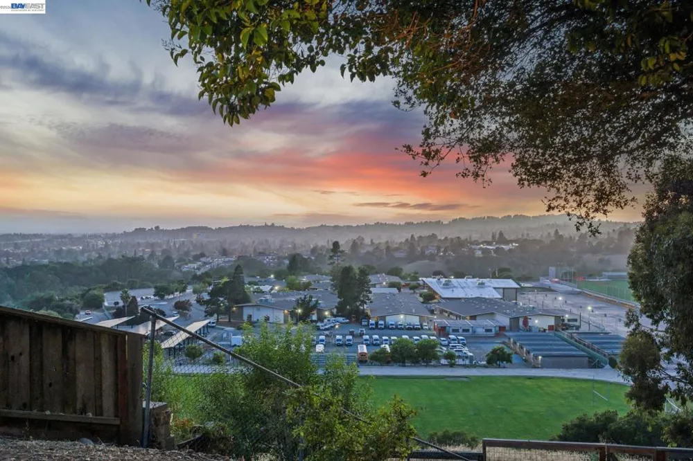 5314 Crown Ct Castro Valley, CA 94552