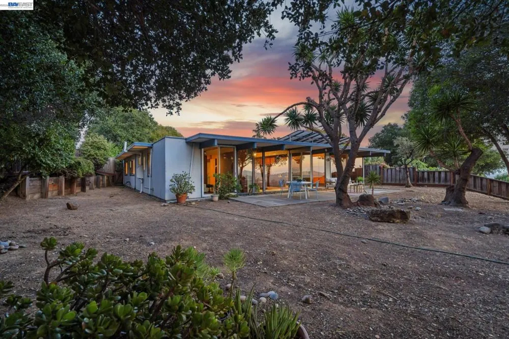5314 Crown Ct Castro Valley, CA 94552