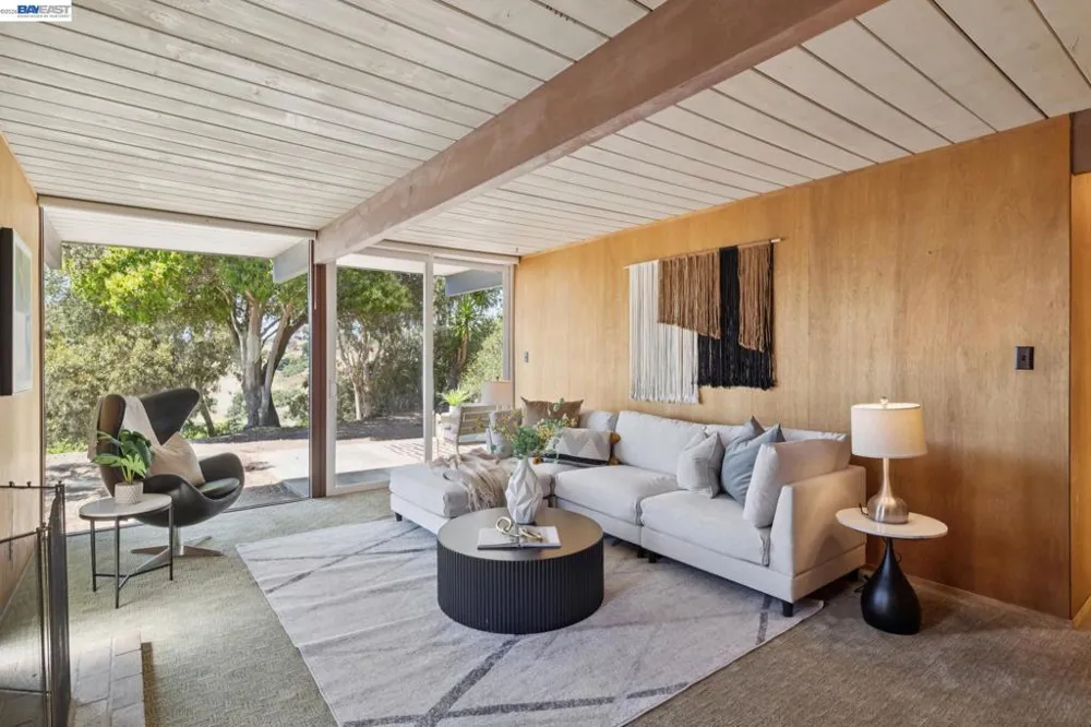 5314 Crown Ct Castro Valley, CA 94552