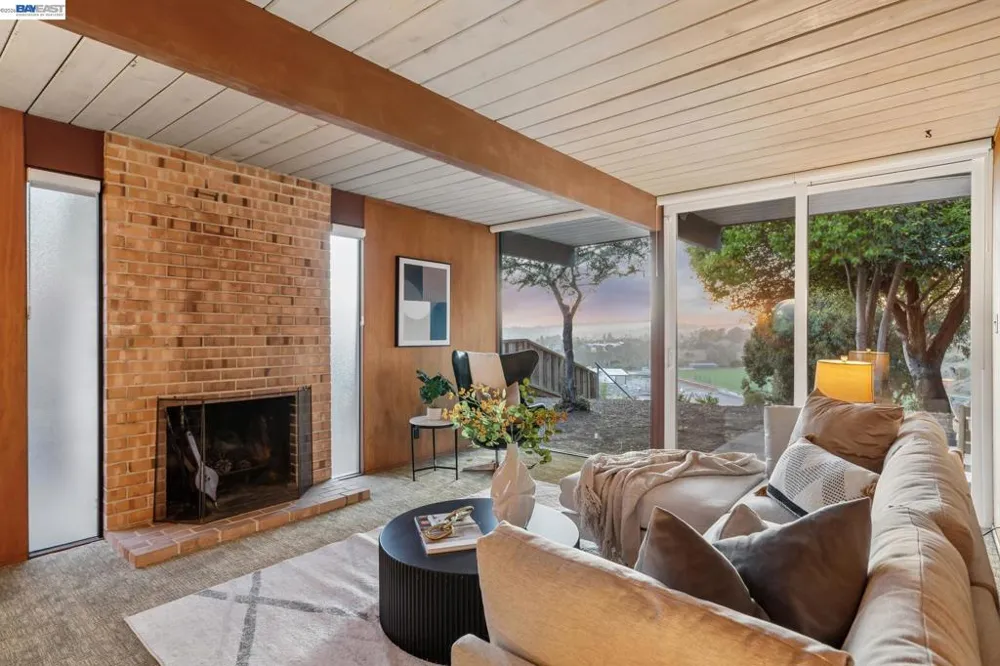 5314 Crown Ct Castro Valley, CA 94552