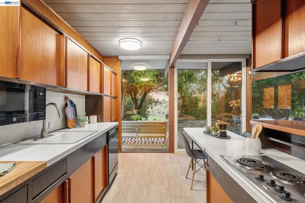 5314 Crown Ct Castro Valley, CA 94552