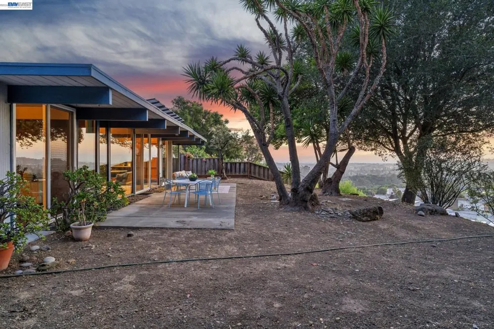 5314 Crown Ct Castro Valley, CA 94552
