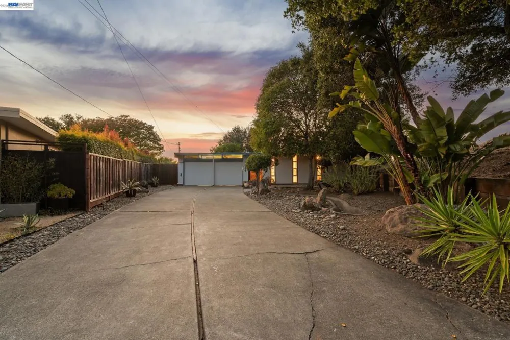 5314 Crown Ct Castro Valley, CA 94552
