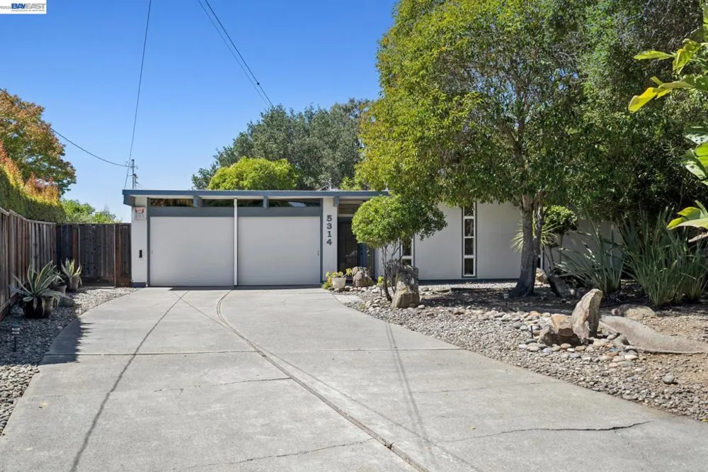 5314 Crown Ct Castro Valley, CA 94552