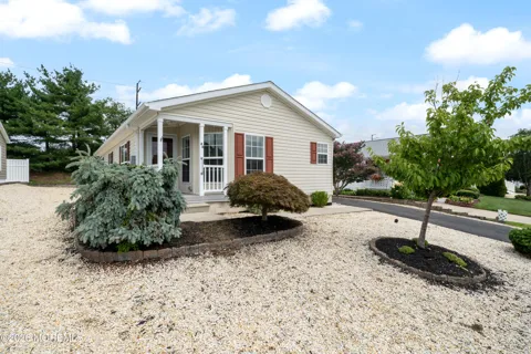 48 Fort Lee Drive