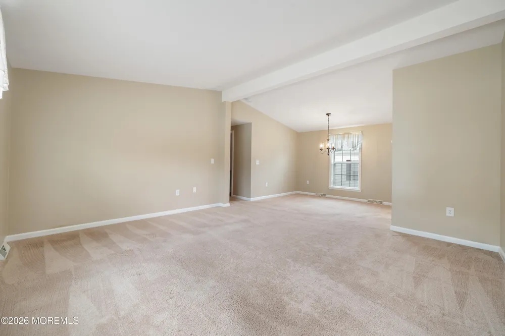 48 Fort Lee Drive Manahawkin, NJ 08050