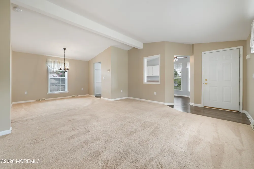 48 Fort Lee Drive Manahawkin, NJ 08050