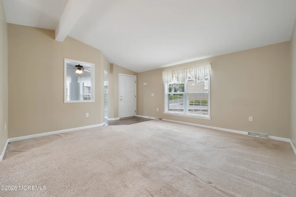 48 Fort Lee Drive Manahawkin, NJ 08050