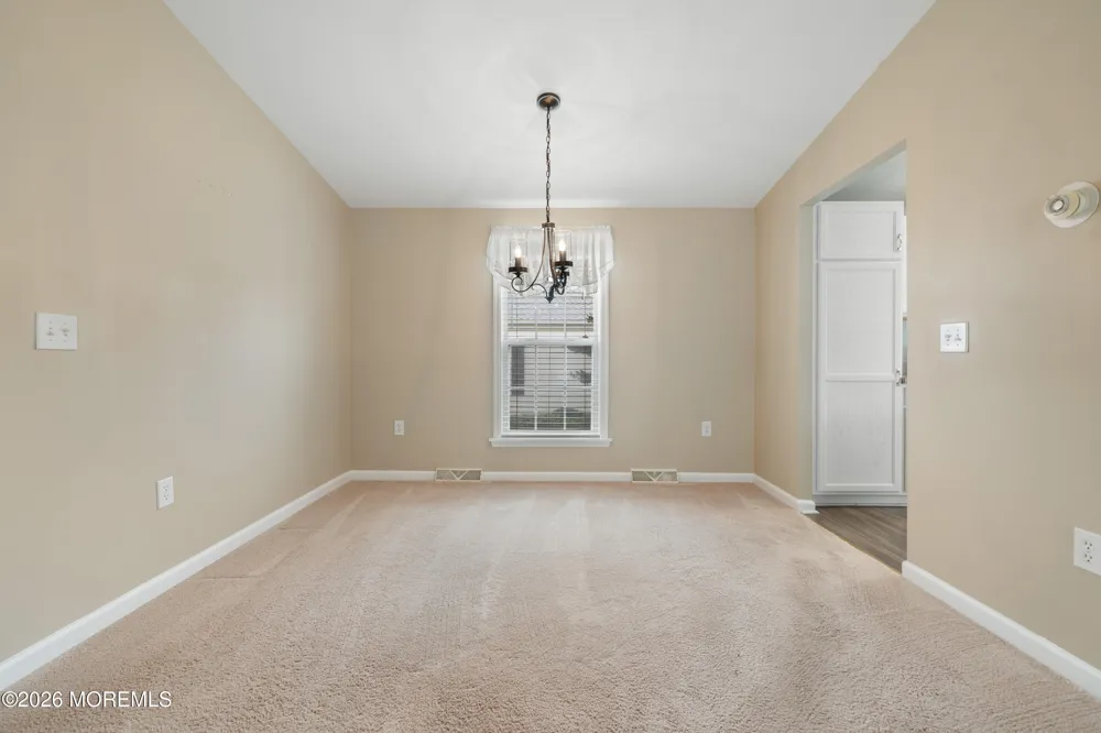 48 Fort Lee Drive Manahawkin, NJ 08050