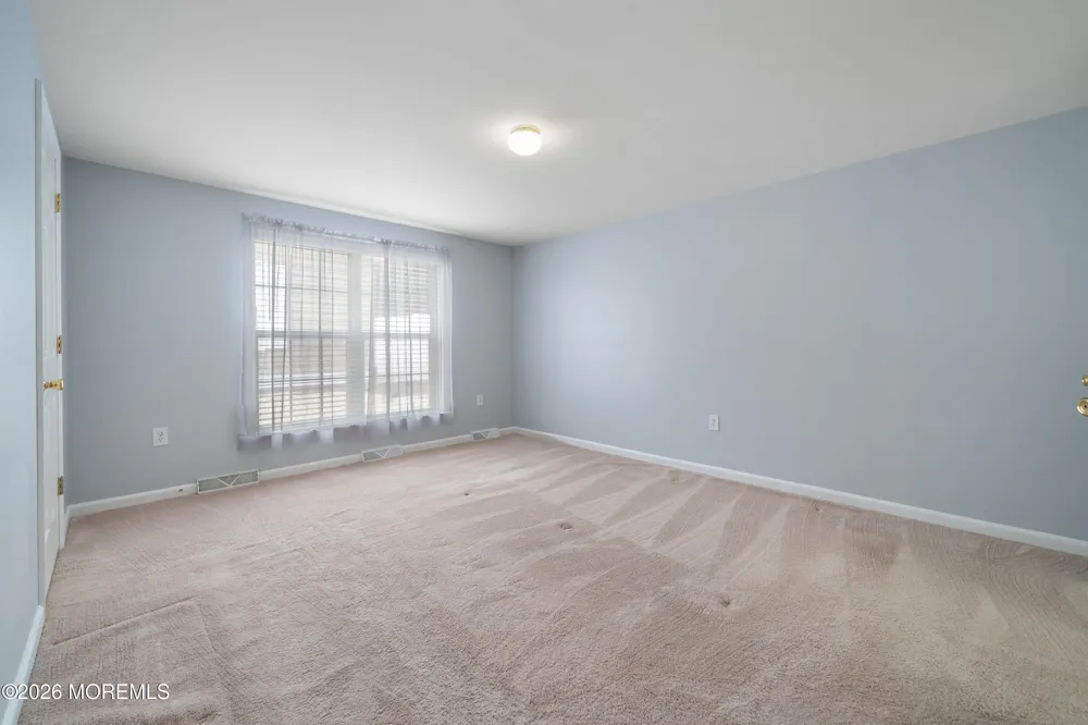 48 Fort Lee Drive Manahawkin, NJ 08050