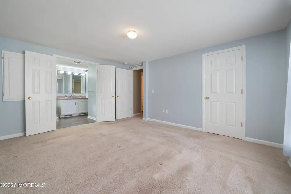 48 Fort Lee Drive Manahawkin, NJ 08050