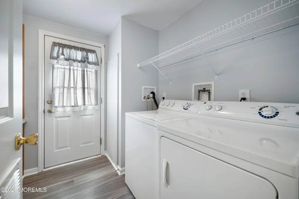 48 Fort Lee Drive Manahawkin, NJ 08050