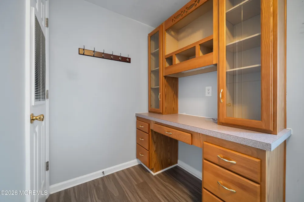 48 Fort Lee Drive Manahawkin, NJ 08050