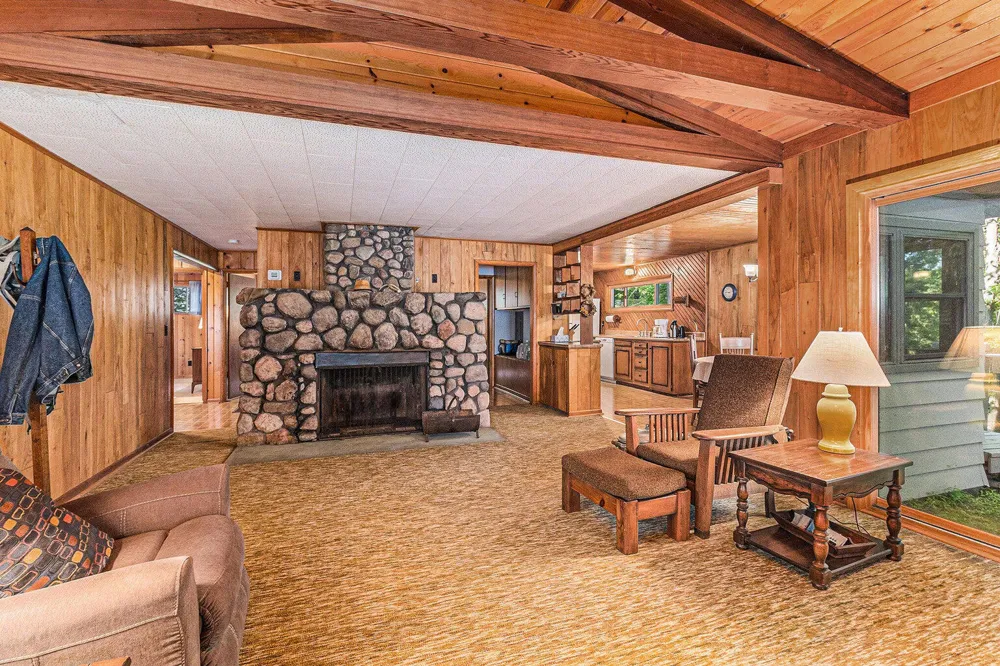 6253 Loggers Lane Ludington, MI 49431