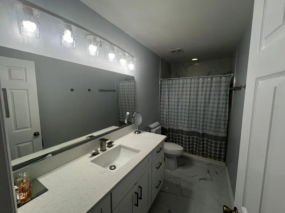 8423 EDGEWATER PLACE BOULEVARD Tampa, FL 33615