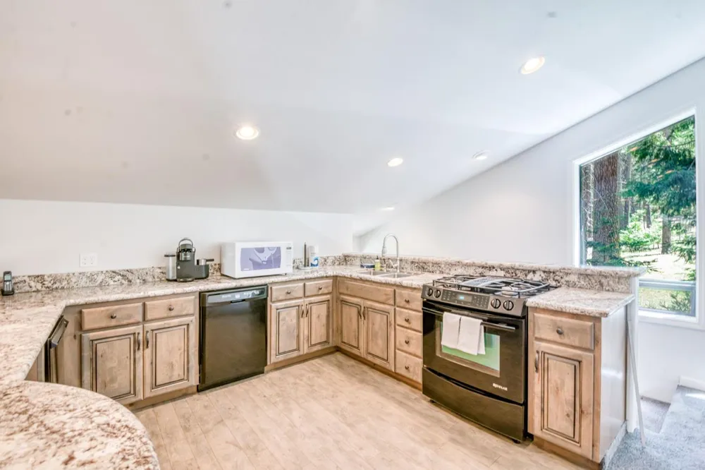 39145 Checkerbloom Lane Shaver Lake, CA 93664