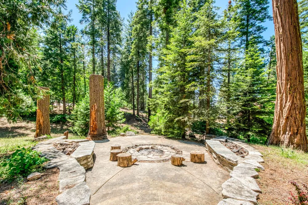 39145 Checkerbloom Lane Shaver Lake, CA 93664