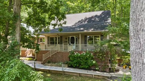 2013 Laurel Springs Drive NW