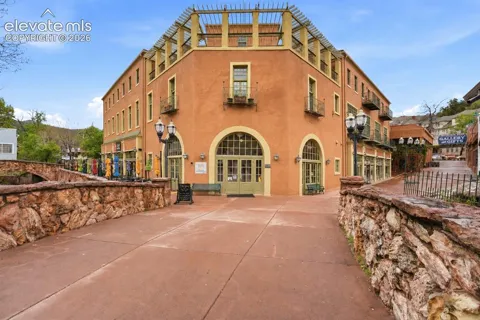 934 Manitou Avenue #212