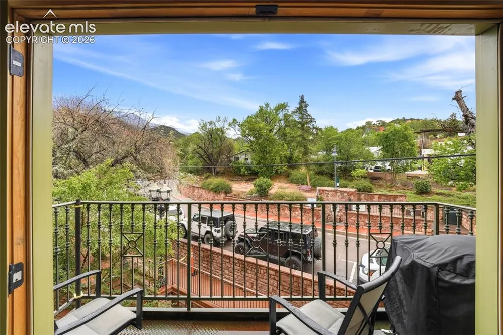 934 Manitou Avenue #212 Manitou Springs, CO 80829