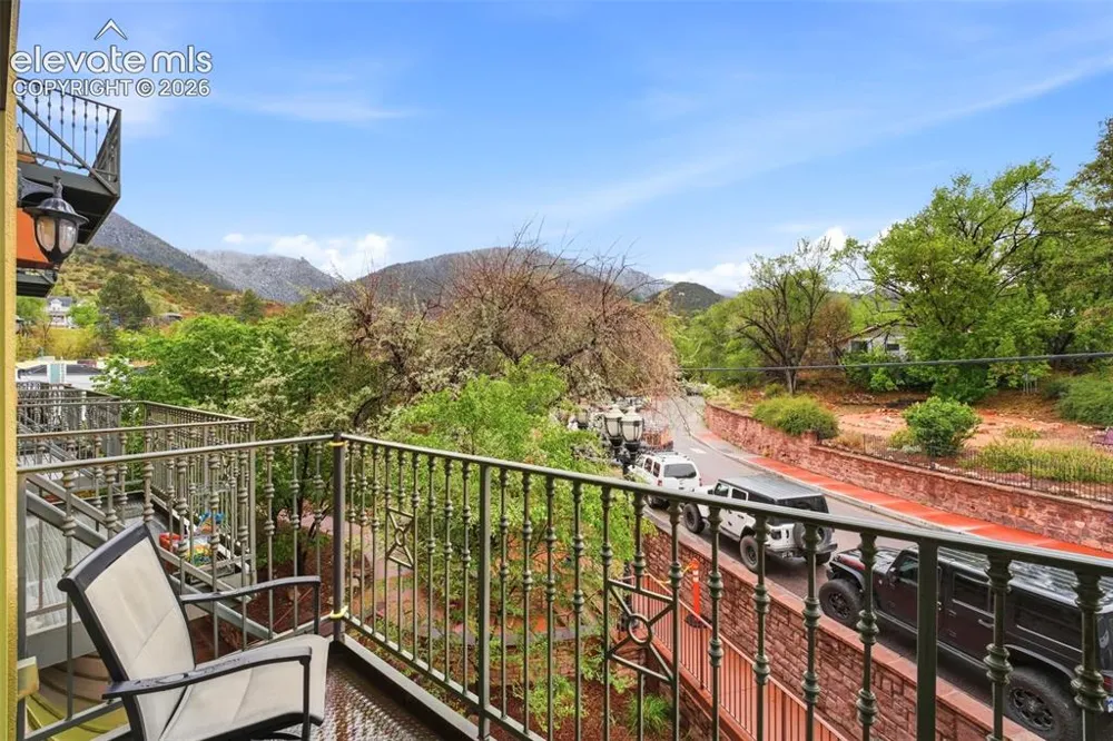 934 Manitou Avenue #212 Manitou Springs, CO 80829