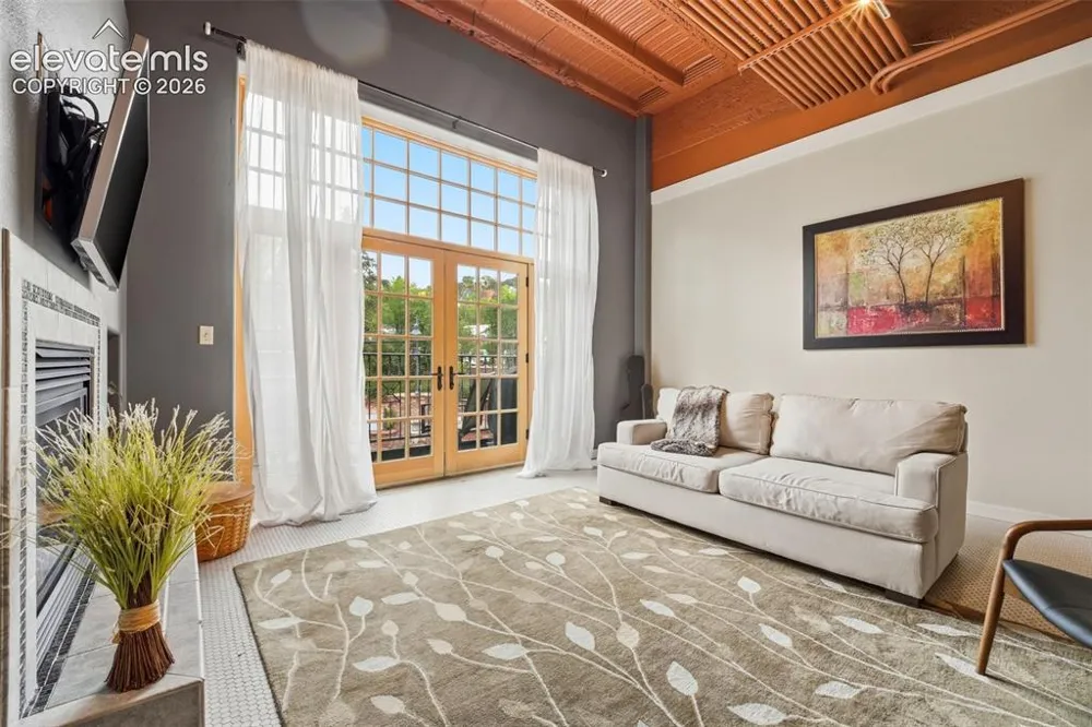 934 Manitou Avenue #212 Manitou Springs, CO 80829