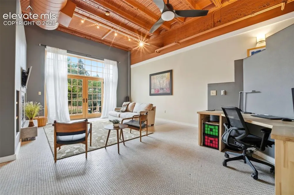 934 Manitou Avenue #212 Manitou Springs, CO 80829