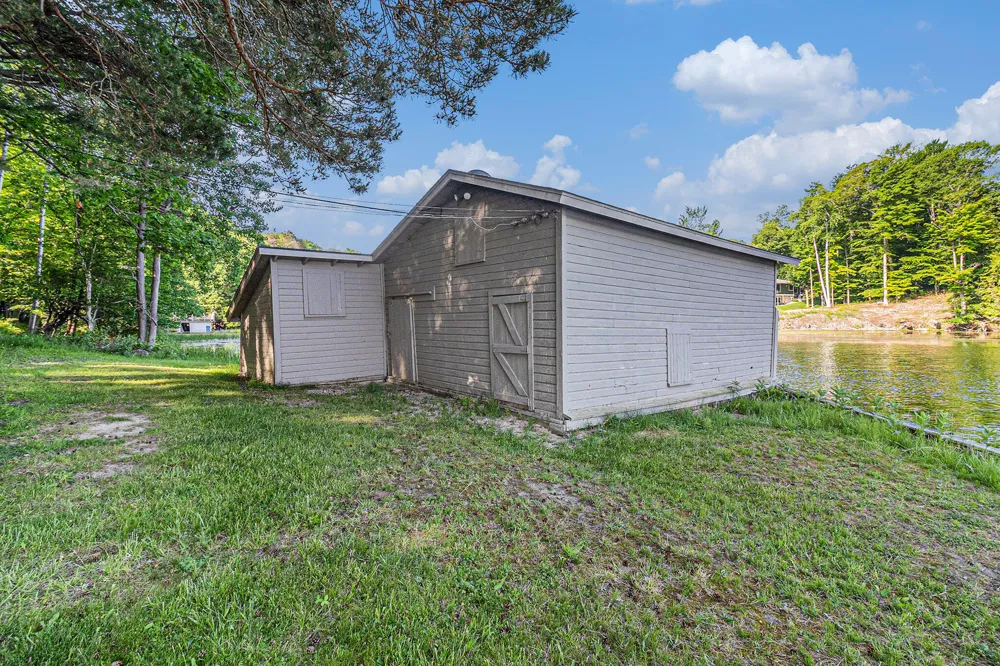6253 Loggers Lane Hamlin Township, MI 49431