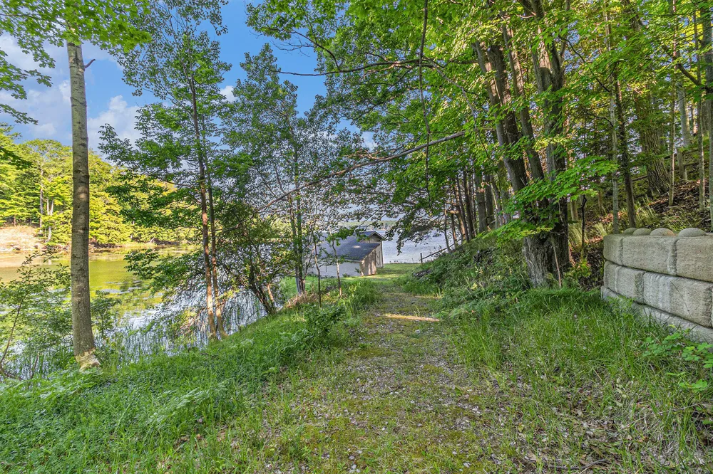 6253 Loggers Lane Hamlin Township, MI 49431