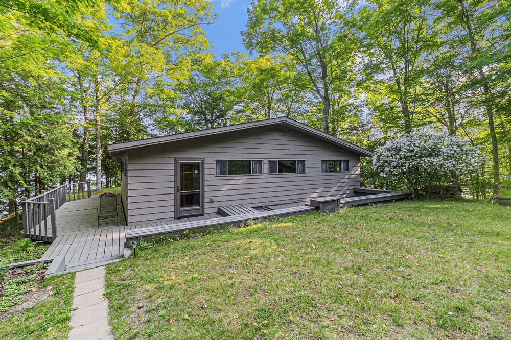 6253 Loggers Lane Hamlin Township, MI 49431