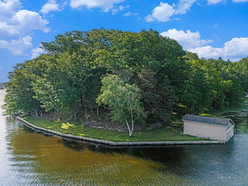 6253 Loggers Lane Hamlin Township, MI 49431