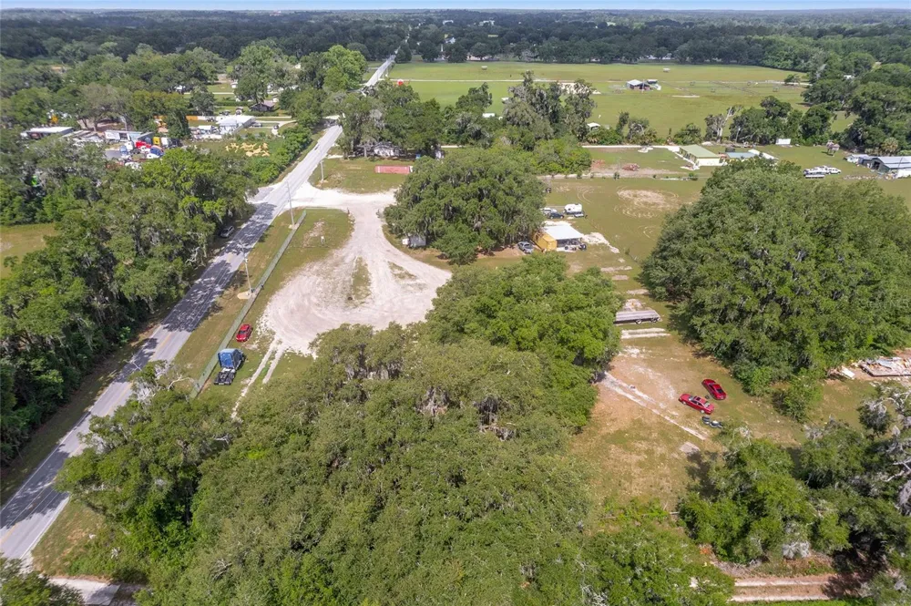 1751 E HIGHWAY 329 Citra, FL 32113