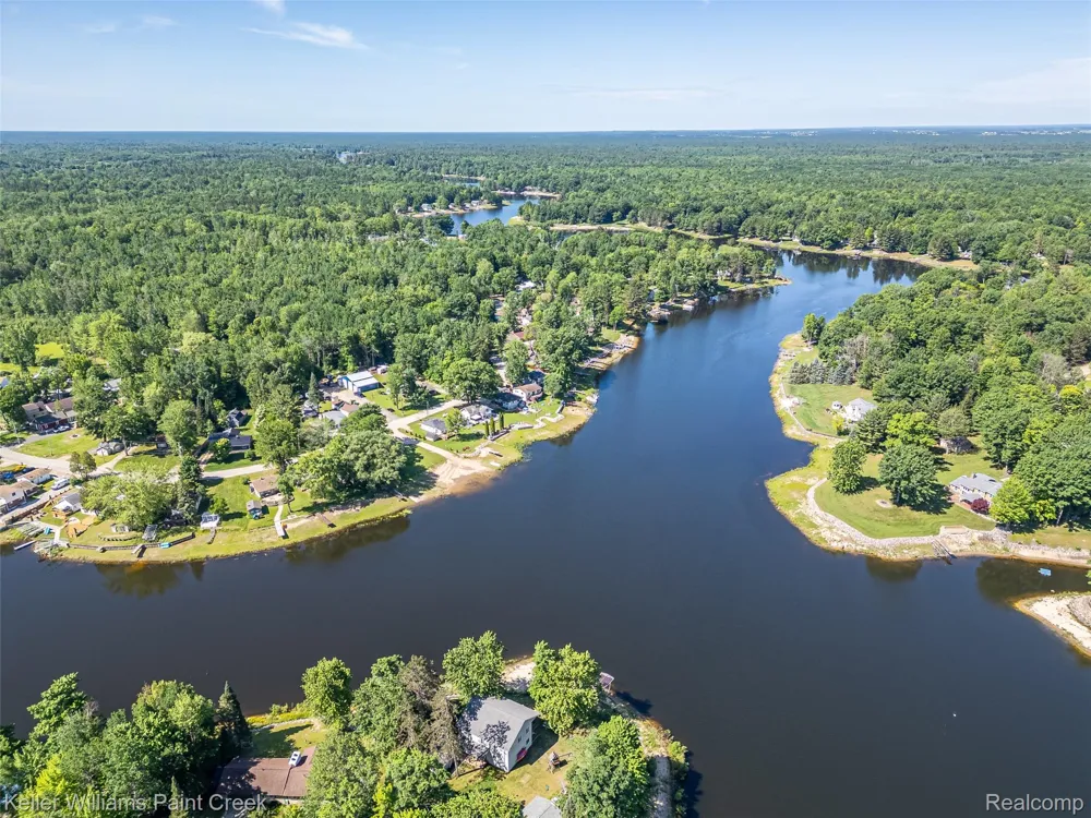 1379 Sioux Street Gladwin City, MI 48624