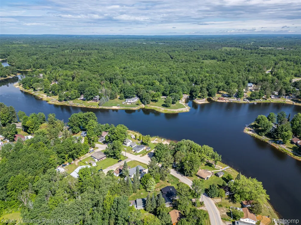1379 Sioux Street Gladwin City, MI 48624