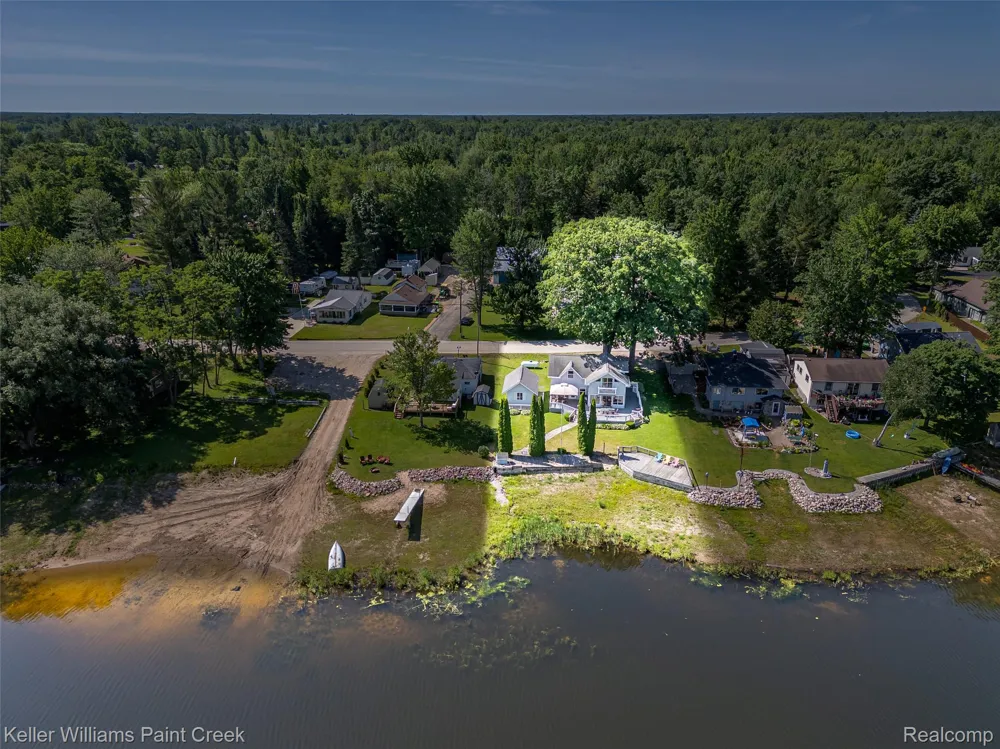 1379 Sioux Street Gladwin City, MI 48624