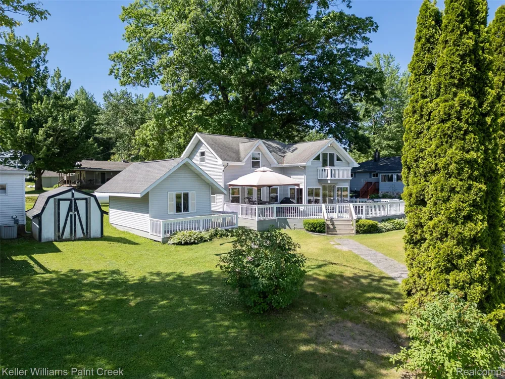 1379 Sioux Street Gladwin City, MI 48624