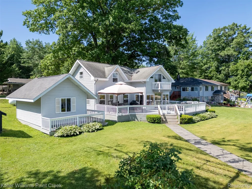 1379 Sioux Street Gladwin City, MI 48624