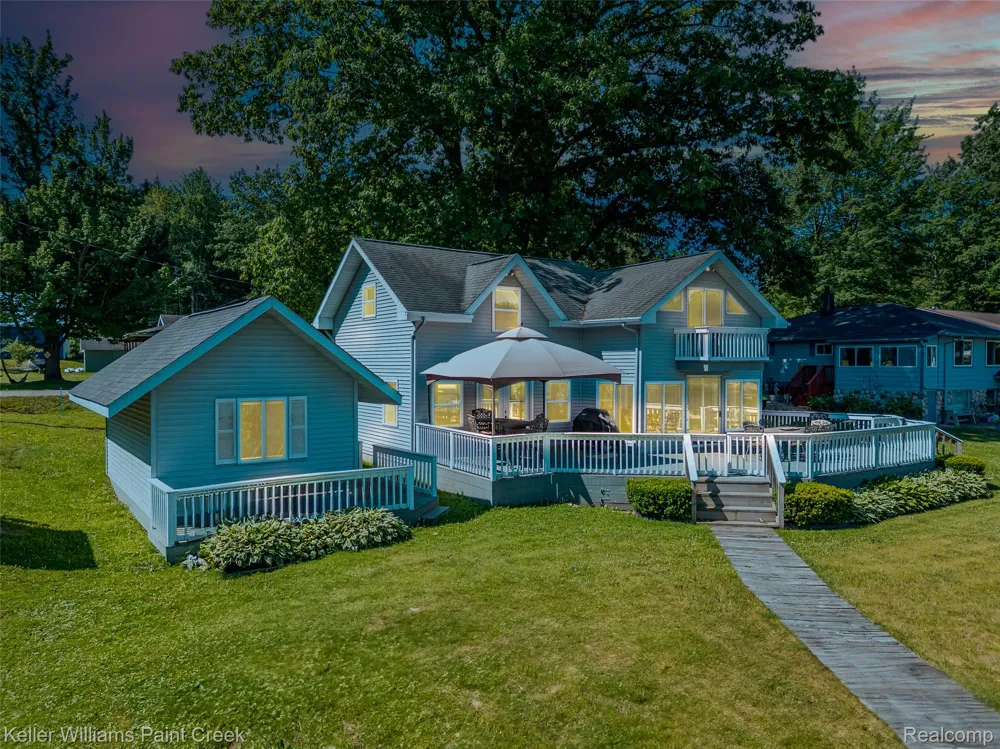 1379 Sioux Street Gladwin City, MI 48624