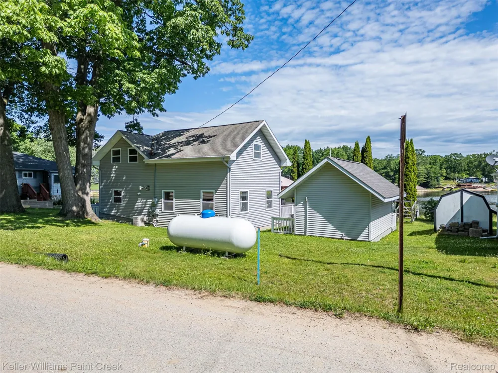 1379 Sioux Street Gladwin City, MI 48624