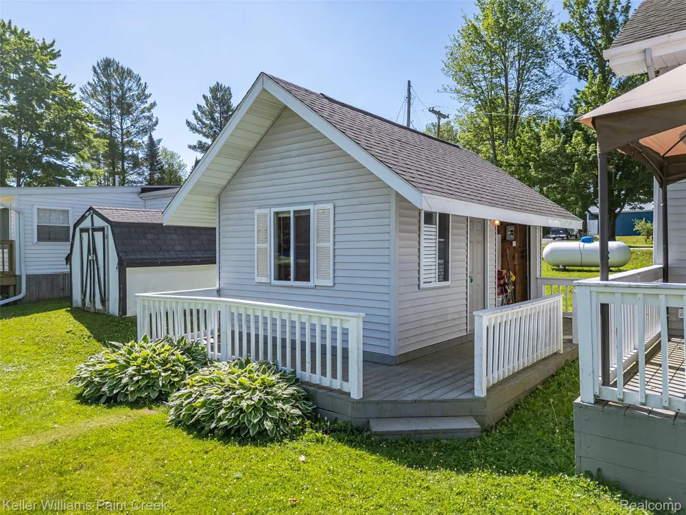 1379 Sioux Street Gladwin City, MI 48624