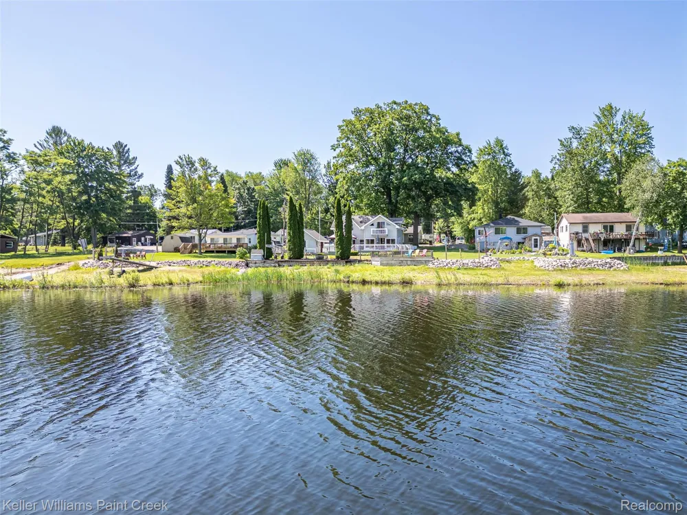 1379 Sioux Street Gladwin City, MI 48624